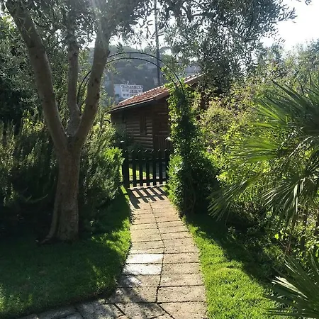 Lidia Bed & Breakfast 4*