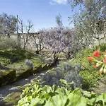 לינה וארוחת בוקר Lidia